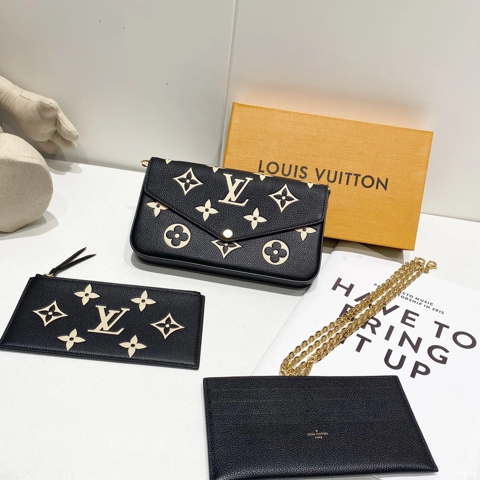 POCHETTE LOUIS FÉLICIE VUITTON 0814